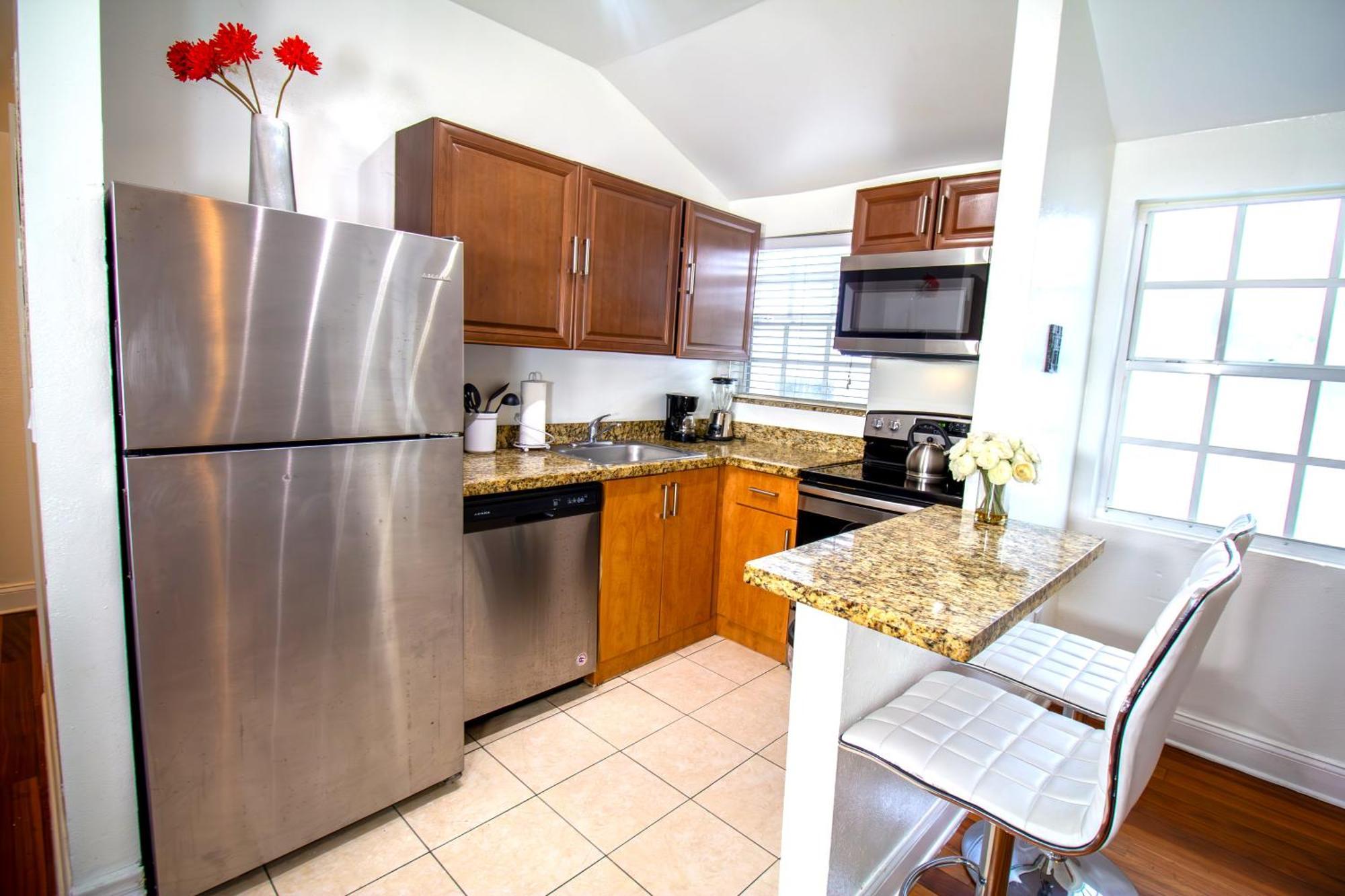 Hispaniola Apartments Part Of The Oasis Casita Collection ไมอามีบีช ภายนอก รูปภาพ