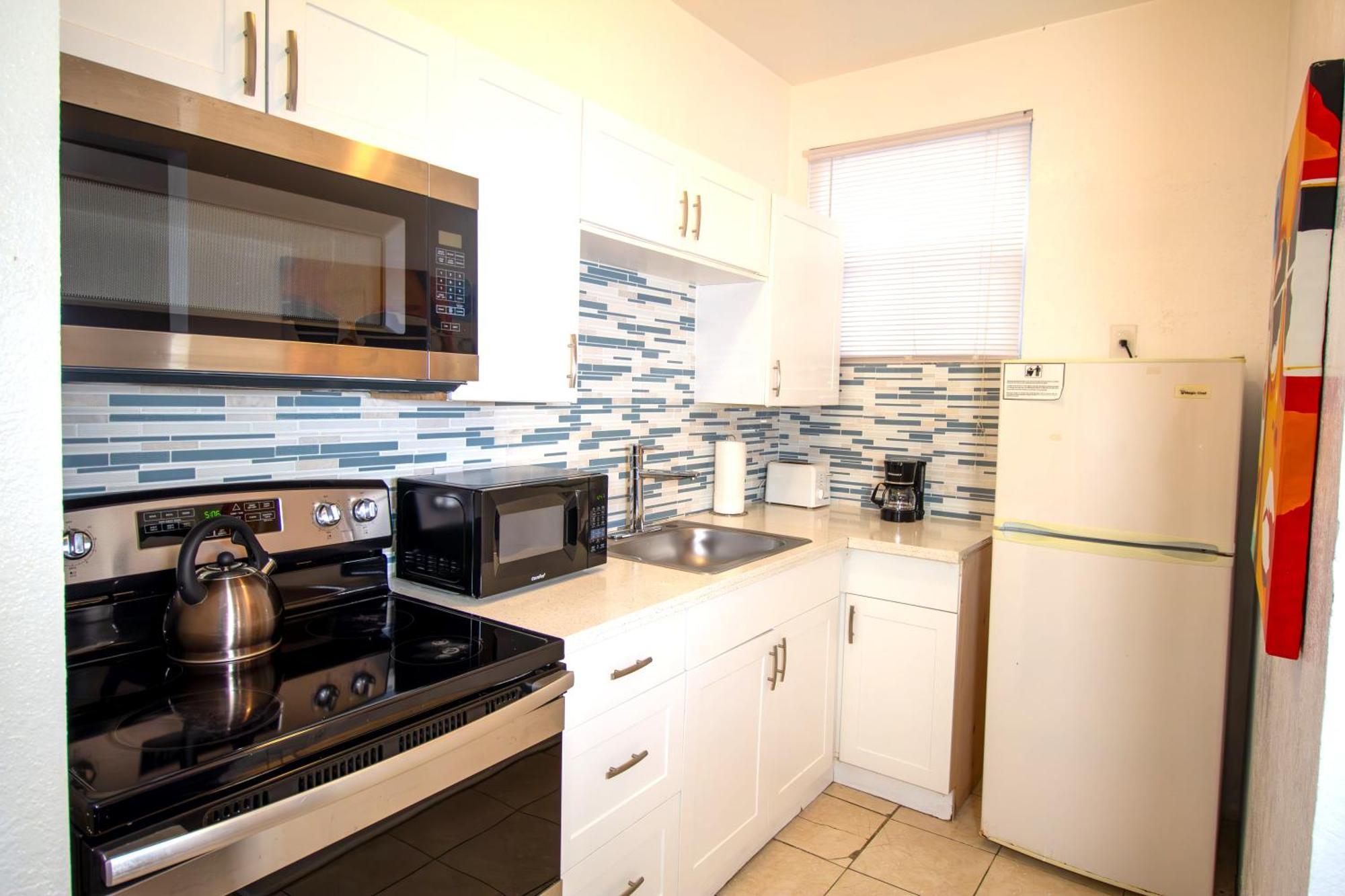 Hispaniola Apartments Part Of The Oasis Casita Collection ไมอามีบีช ภายนอก รูปภาพ