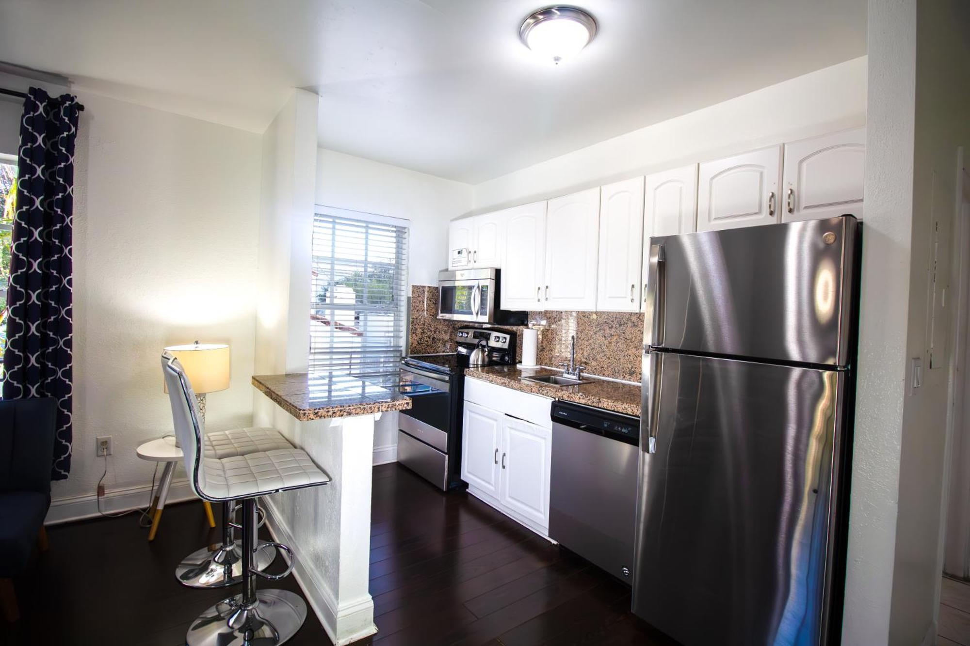 Hispaniola Apartments Part Of The Oasis Casita Collection ไมอามีบีช ภายนอก รูปภาพ